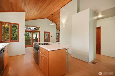 2418 Federal Avenue E, Seattle, WA 98102 - Photo 25