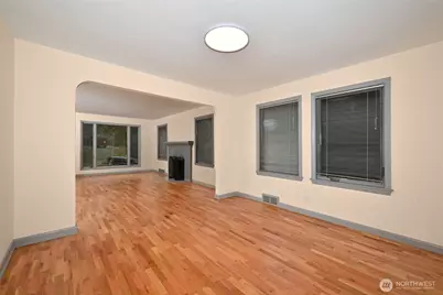 2418 Federal Avenue E, Seattle, WA 98102 - Photo 7