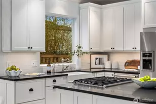 221 4th St S, Kirkland, WA 98033 - Photo 17