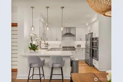 719 2nd Avenue W #202, Seattle, WA 98119 - Photo 3