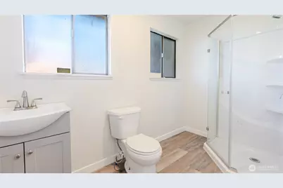 8401 S Park Avenue, Tacoma, WA 98444 - Photo 15