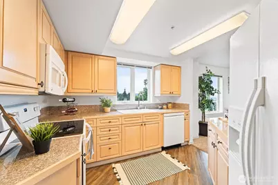 15020 Bothell Way NE #502, Lake Forest Park, WA 98155 - Photo 7