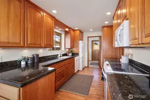 9232 21st Ave NW, Seattle, WA 98117 - Photo 15