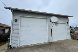 918 E 5th St, Port Angeles, WA 98362 - Photo 21