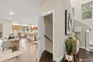 8504 130th Pl SE, Newcastle, WA 98056 - Photo 3