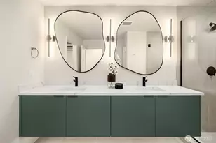 1615 N 50th St, Seattle, WA 98103 - Photo 13