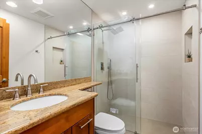 8526 E Mercer Way, Mercer Island, WA 98040 - Photo 19