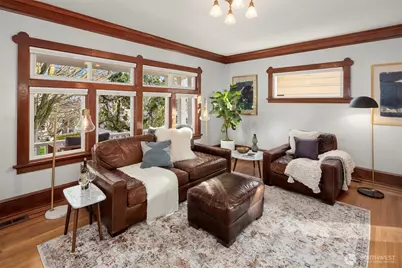 4323 Sunnyside Avenue N, Seattle, WA 98103 - Photo 9