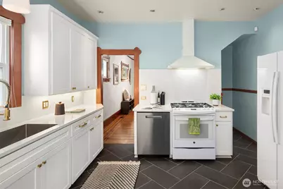 4323 Sunnyside Avenue N, Seattle, WA 98103 - Photo 21