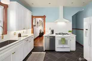 4323 Sunnyside Ave N, Seattle, WA 98103 - Photo 21