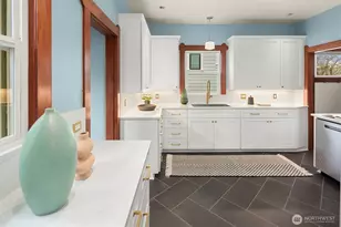 4323 Sunnyside Ave N, Seattle, WA 98103 - Photo 19