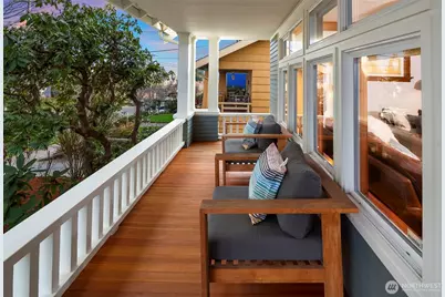 4323 Sunnyside Avenue N, Seattle, WA 98103 - Photo 17