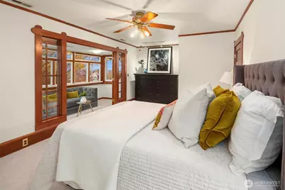 4323 Sunnyside Avenue N, Seattle, WA 98103 - Photo 27