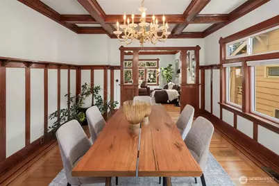 4323 Sunnyside Avenue N, Seattle, WA 98103 - Photo 13