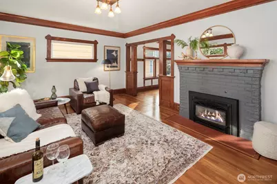 4323 Sunnyside Avenue N, Seattle, WA 98103 - Photo 7