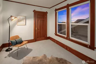 4323 Sunnyside Avenue N, Seattle, WA 98103 - Photo 31