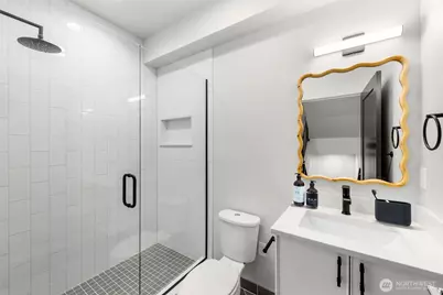 3402 E Spring Street, Seattle, WA 98122 - Photo 17