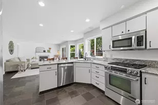 12289 Bayhill Dr, Burlington, WA 98233 - Photo 11