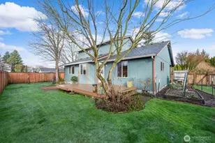 807 21st St NW, Puyallup, WA 98371 - Photo 35