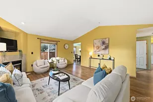 807 21st St NW, Puyallup, WA 98371 - Photo 9