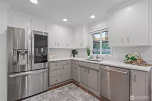 16327 Densmore Ave N, Shoreline, WA 98133 - Photo 11