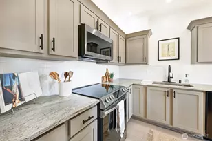 2618 4th Ave N, Seattle, WA 98109 - Photo 13