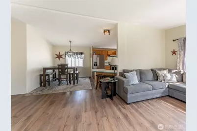 105 3rd Street SW, Rock Island, WA 98850 - Photo 7