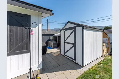 105 3rd Street SW, Rock Island, WA 98850 - Photo 27