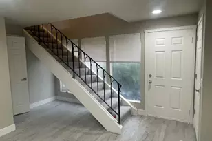 14321 NE 7th Pl, Bellevue, WA 98007 - Photo 3