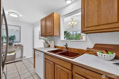 3850 49th Avenue SW, Seattle, WA 98116 - Photo 13