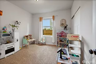 385 Bruhn Ln N, Enumclaw, WA 98022 - Photo 17