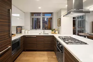 588 Bell St, Seattle, WA 98121 - Photo 7