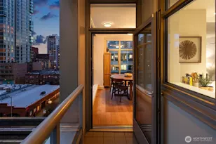 588 Bell St, Seattle, WA 98121 - Photo 27