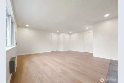 2020 Eastlake Avenue E, Seattle, WA 98102 - Photo 17