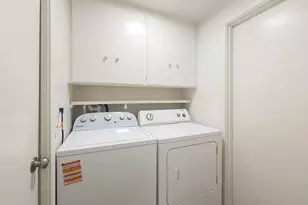 2020 Eastlake Ave E, Seattle, WA 98102 - Photo 17