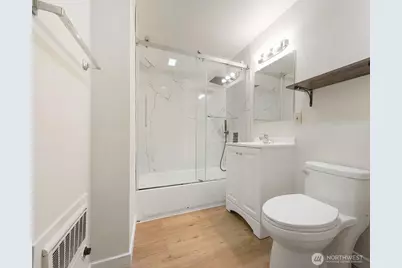 2020 Eastlake Avenue E, Seattle, WA 98102 - Photo 19