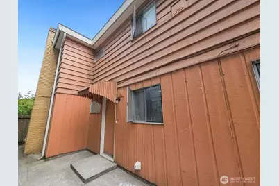 2020 Eastlake Avenue E, Seattle, WA 98102 - Photo 13