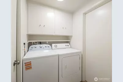 2020 Eastlake Avenue E, Seattle, WA 98102 - Photo 15