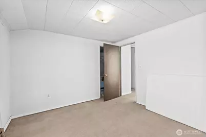 3417 E College Way, Mount Vernon, WA 98273 - Photo 25