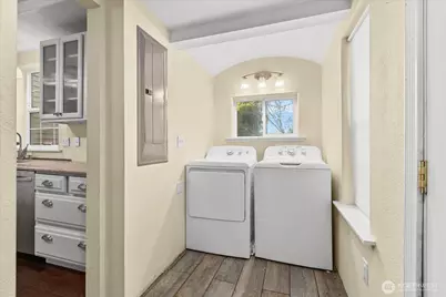 3417 E College Way, Mount Vernon, WA 98273 - Photo 11