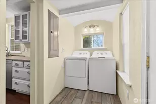 3417 E College Way, Mount Vernon, WA 98273 - Photo 11