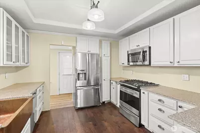 3417 E College Way, Mount Vernon, WA 98273 - Photo 9