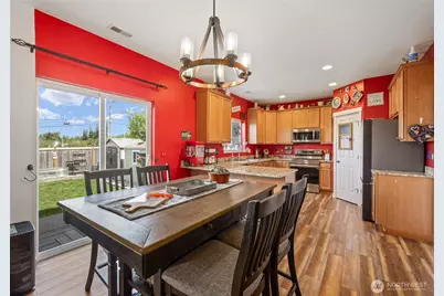 8121 83rd Place NE, Marysville, WA 98270 - Photo 5