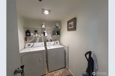 10101 SE 3rd Street #402, Bellevue, WA 98004 - Photo 15