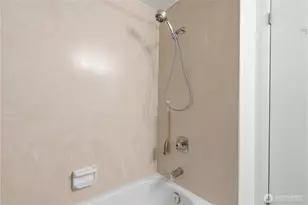 10101 SE 3rd St, Bellevue, WA 98004 - Photo 19