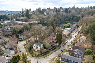 2636 Mayfair Ave N, Seattle, WA 98109 - Photo 31