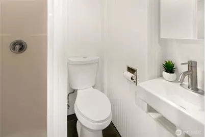 2636 Mayfair Ave N, Seattle, WA 98109 - Photo 23