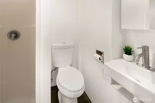 2636 Mayfair Ave N, Seattle, WA 98109 - Photo 23