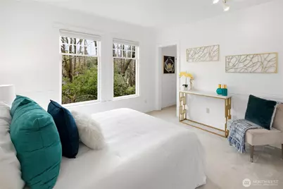 2636 Mayfair Ave N, Seattle, WA 98109 - Photo 15