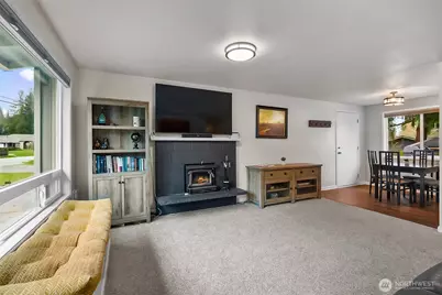 17419 Gravenstein Road, Bothell, WA 98012 - Photo 5